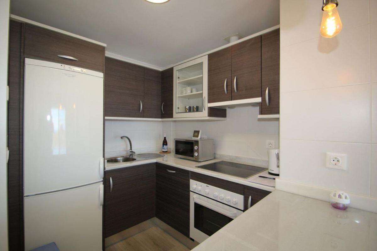 Small Oasis Nelson Mandela Apartment With Sea View, Two Bedrooms, Parking, Terrace And Pool Манилва Екстериор снимка