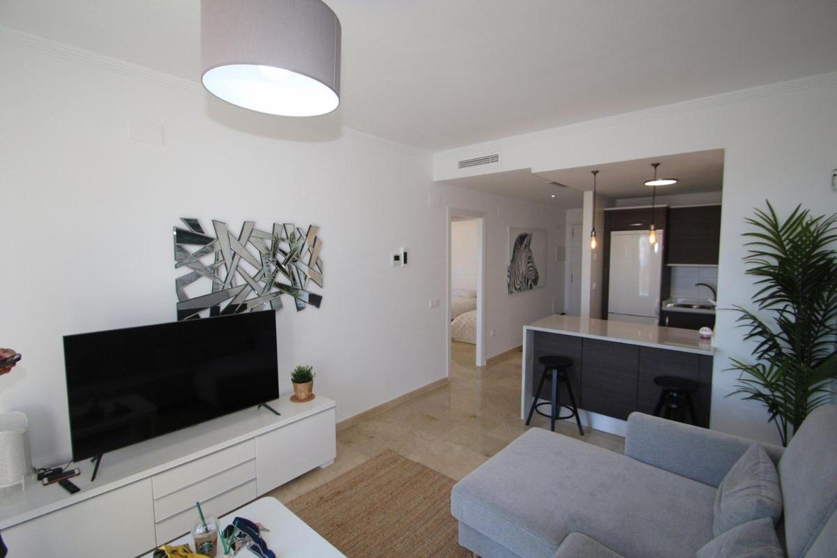 Small Oasis Nelson Mandela Apartment With Sea View, Two Bedrooms, Parking, Terrace And Pool Манилва Екстериор снимка