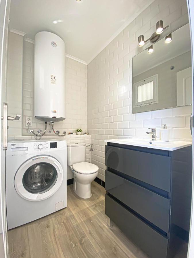 Small Oasis Nelson Mandela Apartment With Sea View, Two Bedrooms, Parking, Terrace And Pool Манилва Екстериор снимка